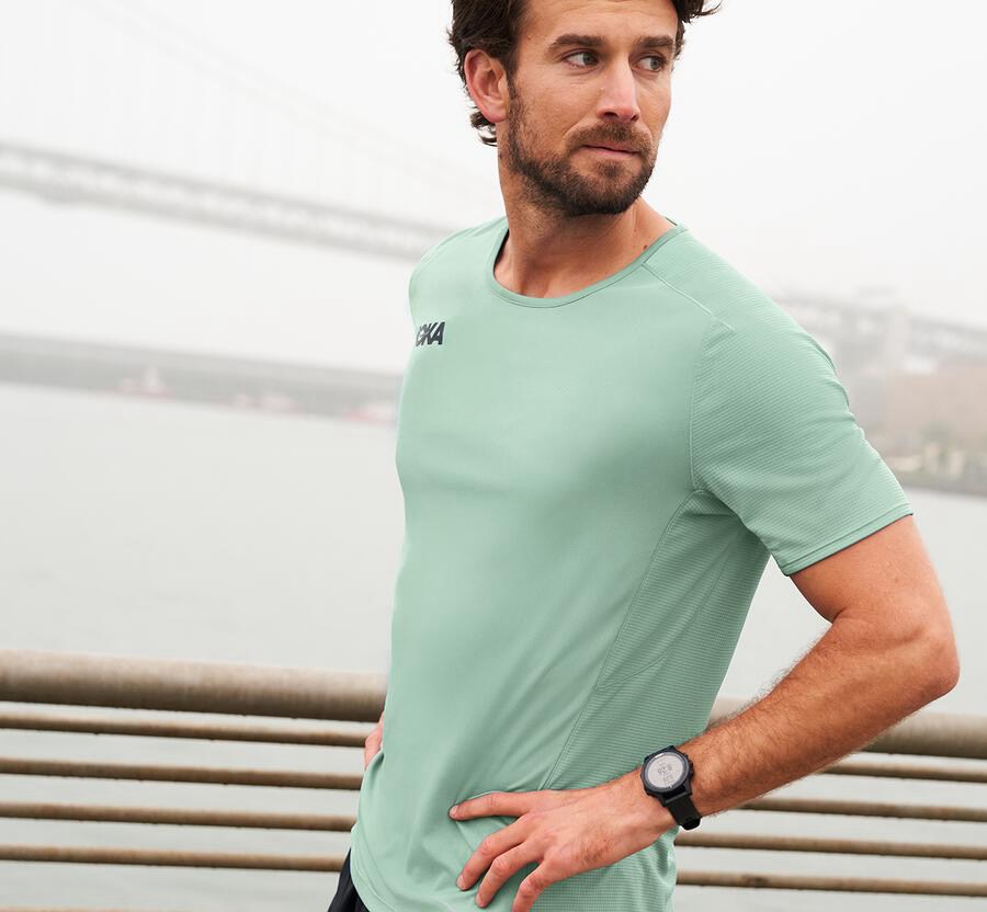 Hoka Australia One One Performance Short Sleeve - Mens Tops Green - KOWMI-3104